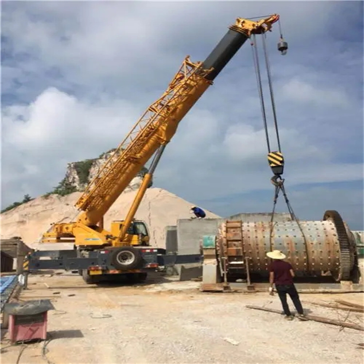 理塘吊车的运输费用是否包含在租赁费用中