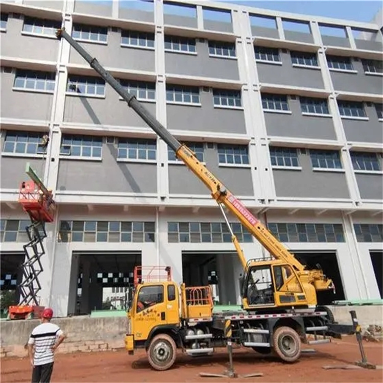 理塘高楼层玻璃吊装